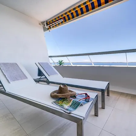 Sunny Apartment *
