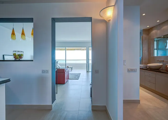 Sunny Apartment *